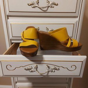 Italian Shoemakers, Golden Yellow Wedge Platform Sandals, Size 7.5 M